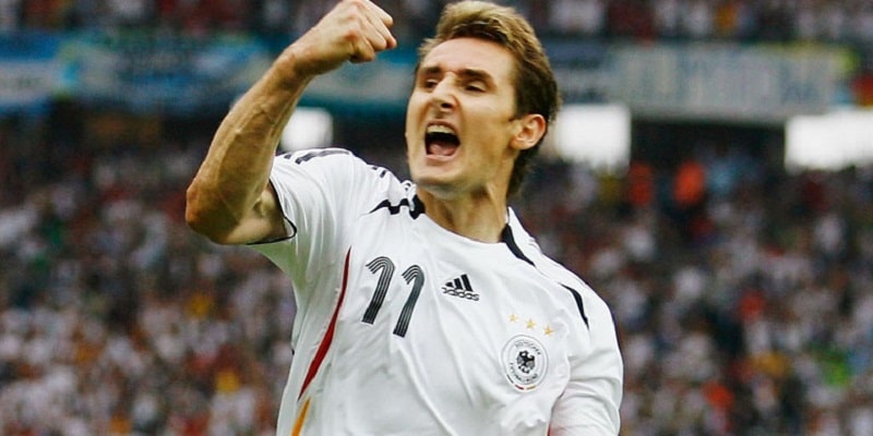 Miroslav Klose là chân sút chủ lực của Đức trong các kỳ World Cup - Đội hình Đức mạnh nhất mọi thời đại sẽ không thể vắng bóng cầu thủ