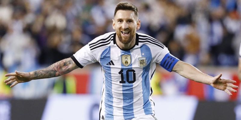 Messi đã ra mắt đội tuyển quốc gia Argentina vào năm 2005